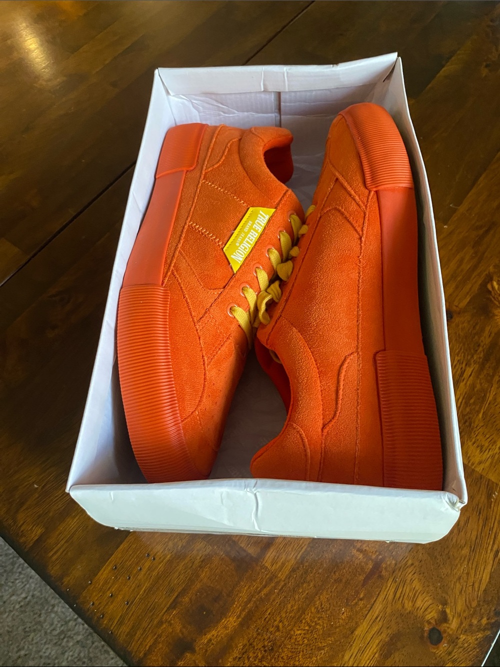 True Religion men’s Orange Sneakers with Yellow Laces - Picture 7 of 7